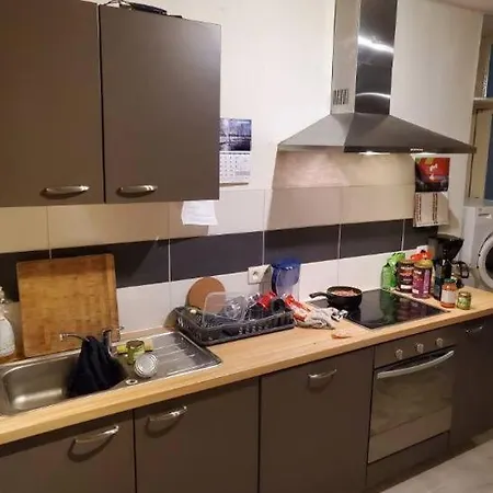 Centre , Furnished In Roommate * Bastenaken