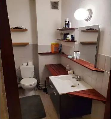 Centre , Furnished In Roommate Appartement